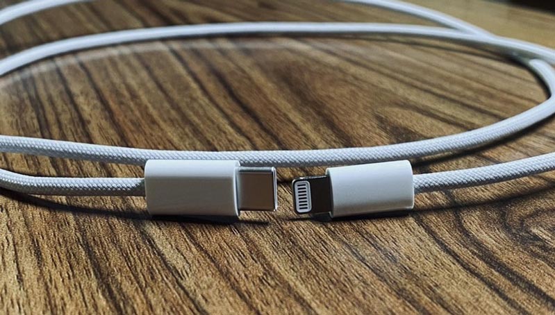 iphone 12 pro max hình 4 Cáp sạc trên iPhone 12 Pro Max sẽ được bọc vải