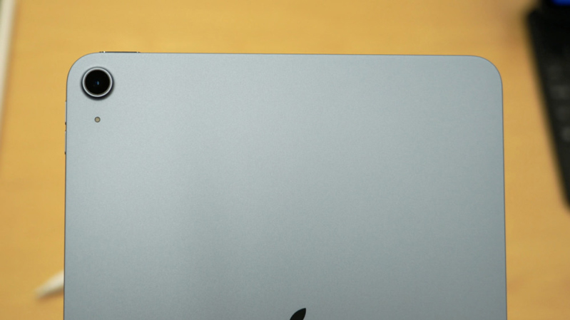 Camera sau 12MP cho chất lượng ảnh HD