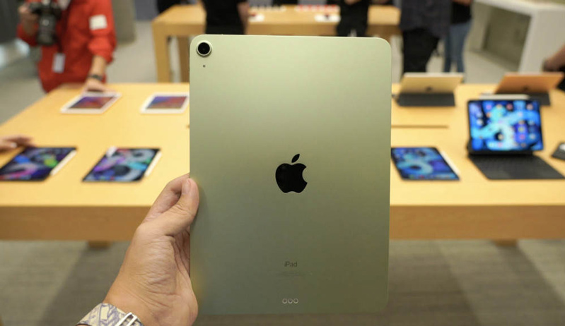 Con chip A14 mạnh mẽ đảm bảo không giật lag