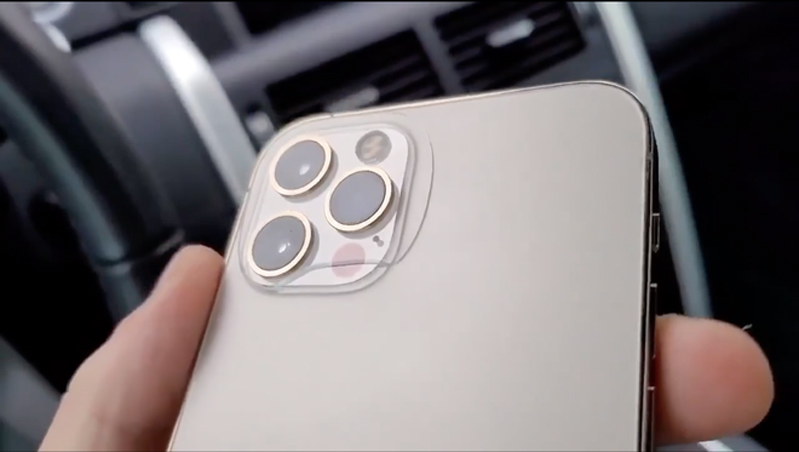 iPhone 12 bị nứt mặt kính camera 