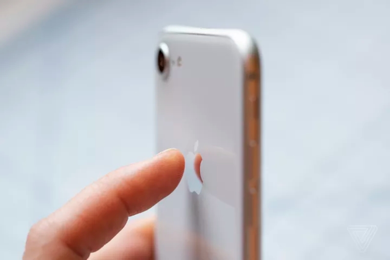 Cách biến mặt sau của iPhone thành nút bấm trong iOS 14