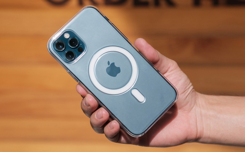 iphone 12 dính lỗi sạc hình 3 kể cả việc bỏ ốp máy vẫn dính lỗi