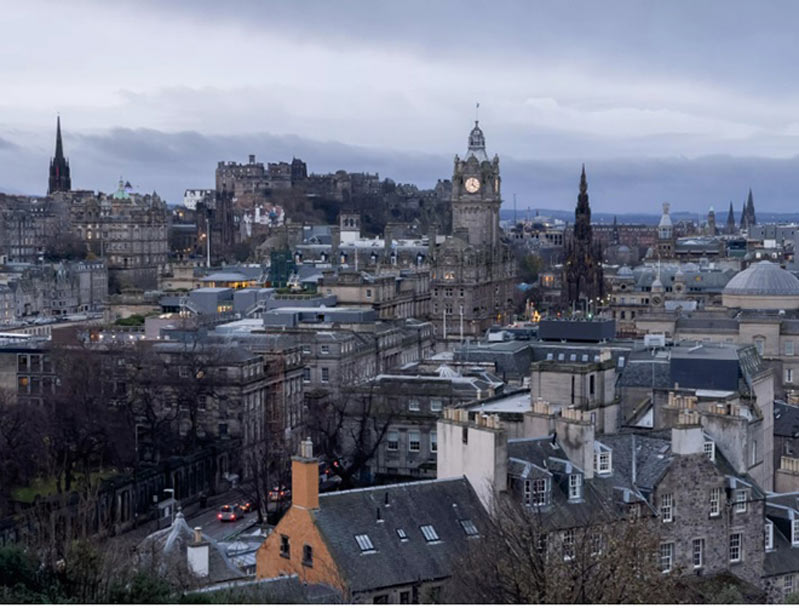 camera iphone 12 pro max hình 4 ảnh chụp khác thời điểm