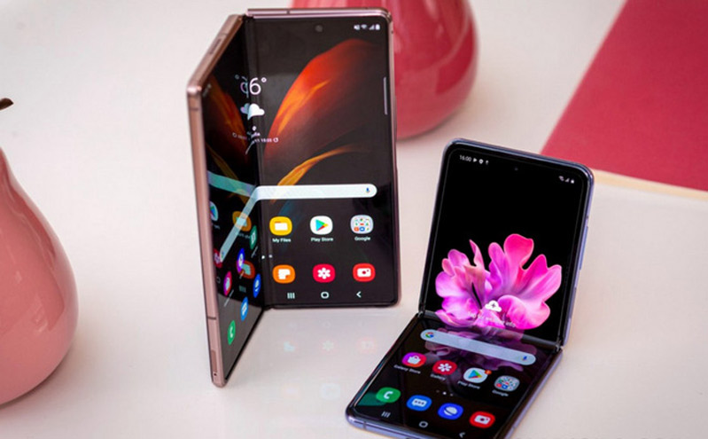 xu hướng điện thoại năm 2021 hình 2 điện thoại gập giá rẻ