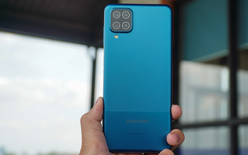 thiết kế máy galaxy A12