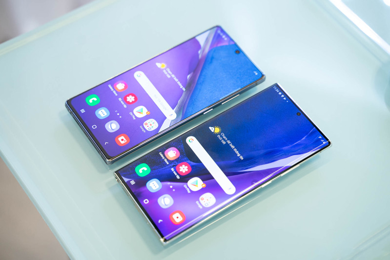 so sánh màn hình 2 máy 