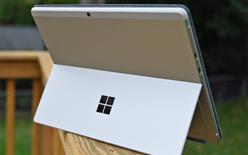 surface pro X tai sao 1 surface pro x