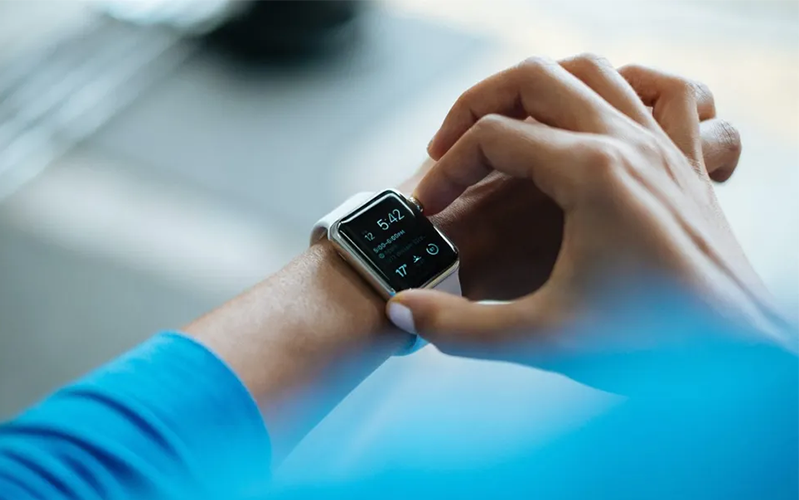 các bước để thiết lập và kết nối Apple Watch mới