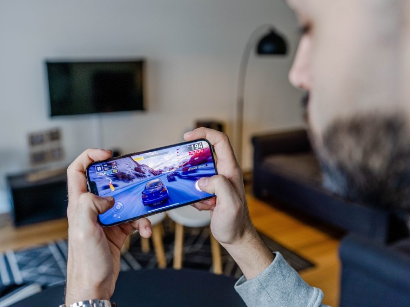 điện thoại chơi game iPhone 12 Pro Max