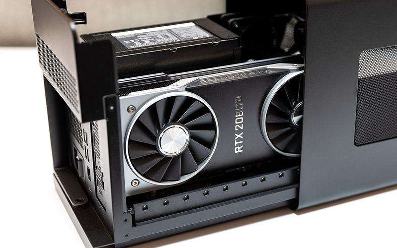 eGPU may mac 4 razor core x chroma