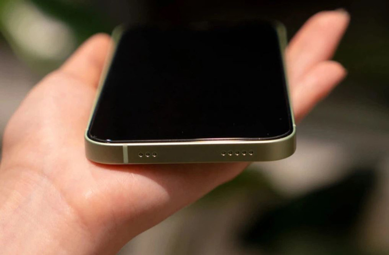nguyên mẫu thiết kế iphone 13 hình 2 iphone 13 không có cổng sạc