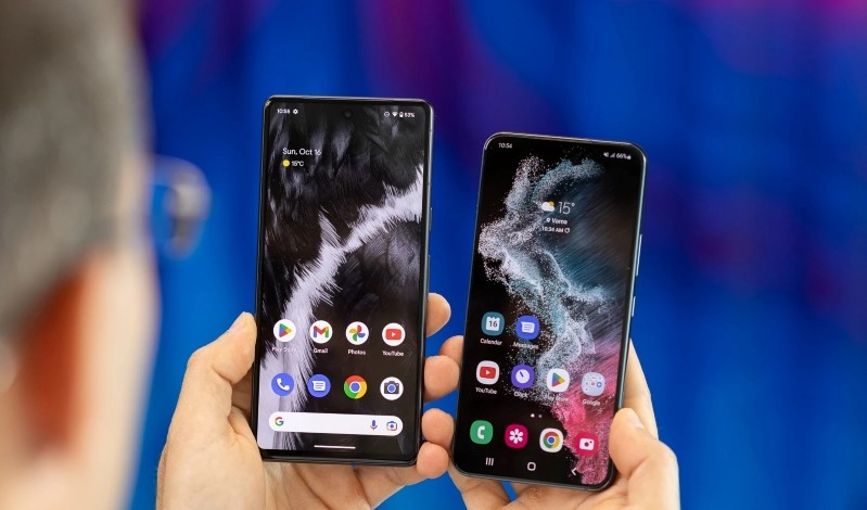 Màn hình của S22 và Pixel 7