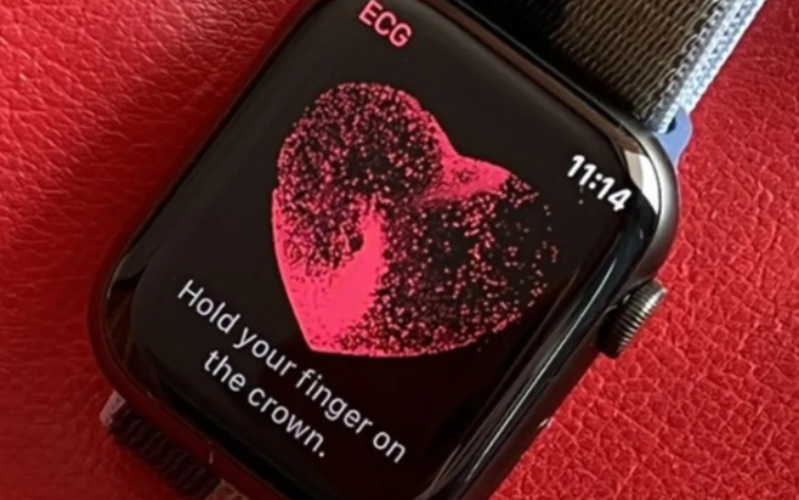 Apple Watch giúp cô bé 12 tuổi phát hiện sớm căn bệnh ung thư hiếm gặp Apple Watch đột nhiên bắt đầu cảnh báo về nhịp tim cao bất thường