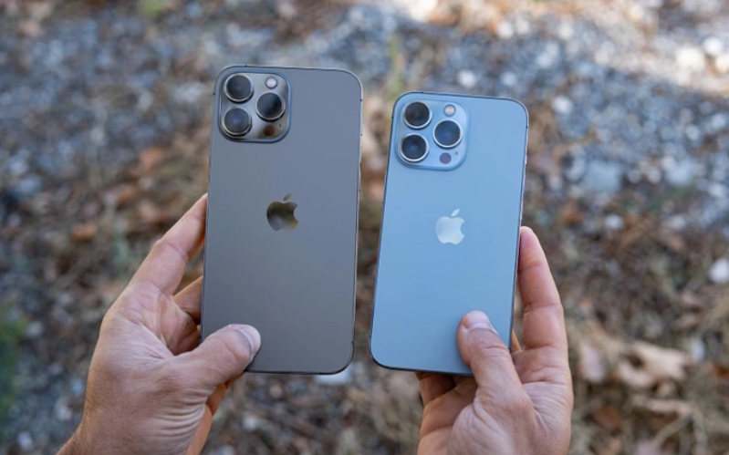 Bộ đôi iPhone 13 