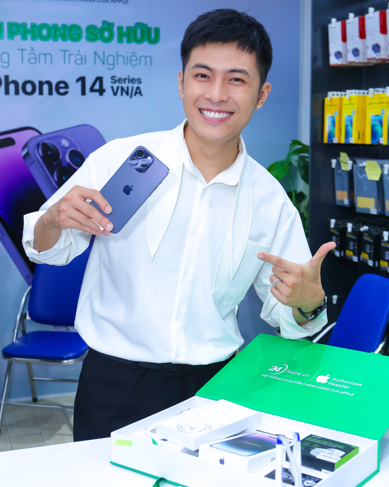 Gin Tuấn Kiệt sắm iPhone cho mẹ 