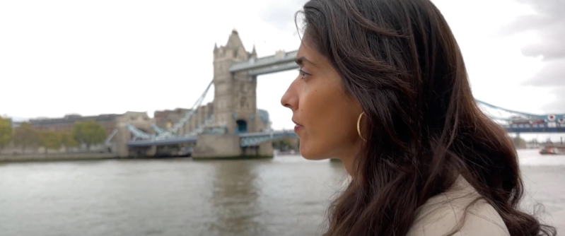 Khi ở khoảng cách phù hợp, camera sẽ tự động làm mờ bối cảnh phía sau