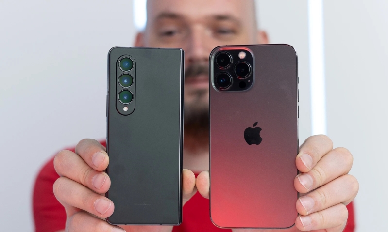 So sánh Fold4 và iPhone 13 Pro Max So sánh về camera của hai thiết bị