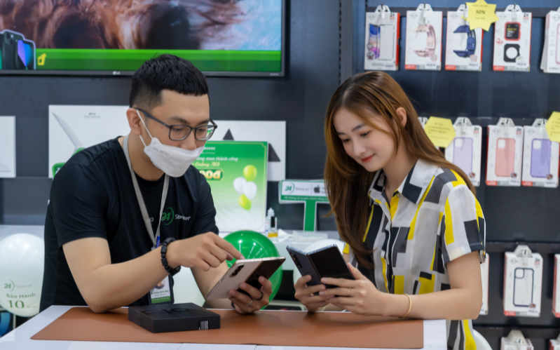 Samsung Galaxy Z Fold4 vs. Samsung Galaxy Z Fold2  Mua Samsung Galaxy Z Fold4 hay Samsung Galaxy Z Fold2 tại 24hStore