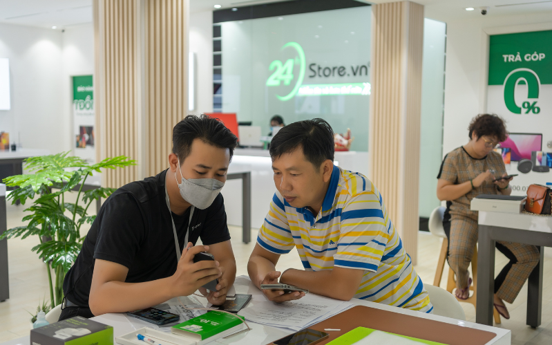 Mua Apple Watch Ultra LTE 49mm mặt Titanium dây cao su tại 24hStore 