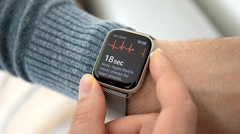 Apple Watch Series 7 45mm LTE mặt thép, dây thép Apple Watch Series 7 45mm LTE mặt thép, dây thép có thể đo nhịp tim