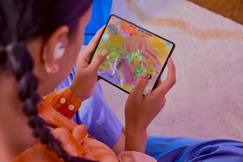 So sánh Samsung Galaxy Z Fold4 và Microsoft Surface Duo 2 Samsung Galaxy Z Fold4 sử dụng chip Qualcomm Snapdragon 8+ Thế hệ 1