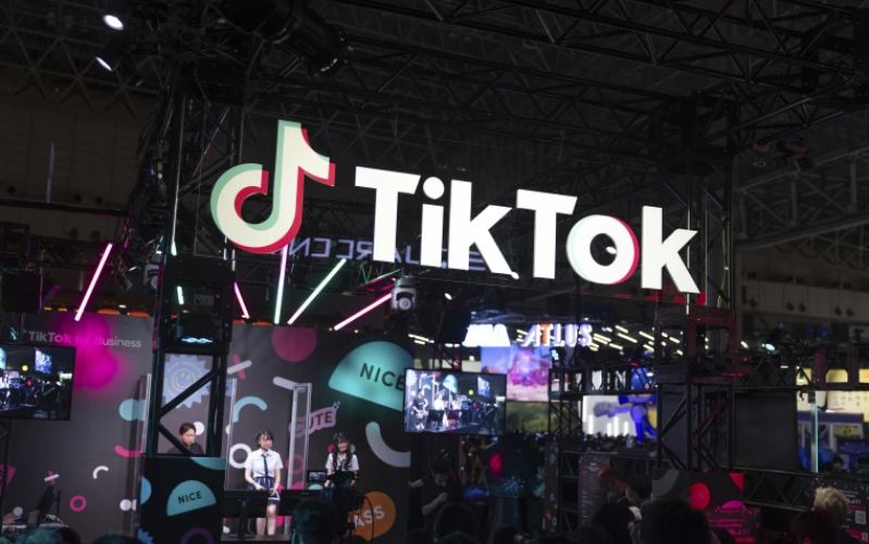 TikTok thay đổi ngành công nghiệp âm nhạc TikTok cho phép người sáng tạo thu hút tương tác tốt hơn với các buổi nghe nhạc riêng tư