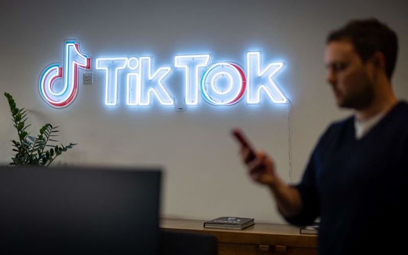 TikTok thay đổi ngành công nghiệp âm nhạc Ngành phát thanh đã phải tìm cách thích ứng với đa dạng nền tảng âm nhạc, TikTok cũng không ngoại lệ