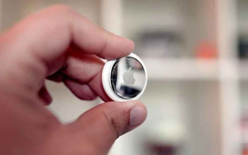 Các tính năng của iOS 16.2 AirTag bị tách khỏi chủ nhân của nó có ở gần đó hay không