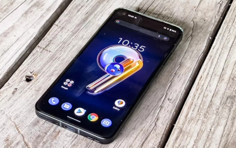 lọt vào top 5 trong bài kiểm tra điểm chuẩn thời lượng pin này là Asus Zenfone 9