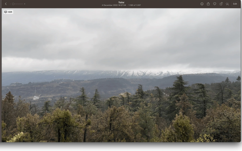 Day-la-cach-tai-phuong-tien-co-do-phan-giai-day-du-tu-iCloud-Photos nhược điểm là chất lượng hình ảnh hoặc video sẽ kém hơn đáng kể so với bản gốc