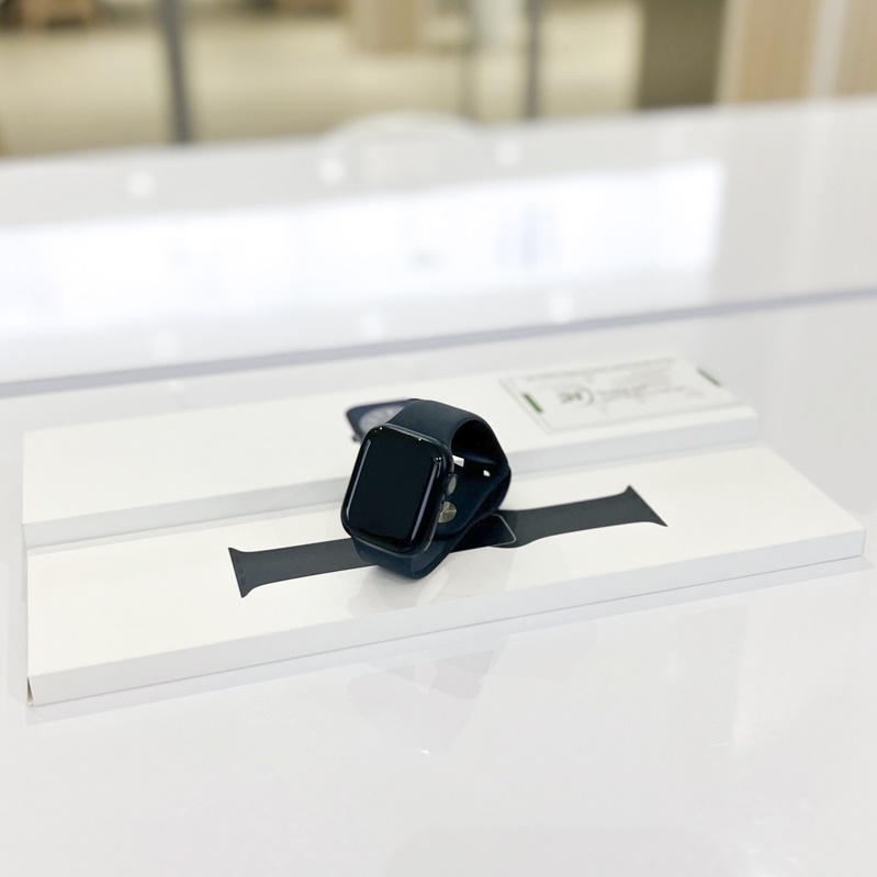 Apple Watch Series 8 - 41mm - GPS - mặt nhôm, dây cao su Cũ chính hãng