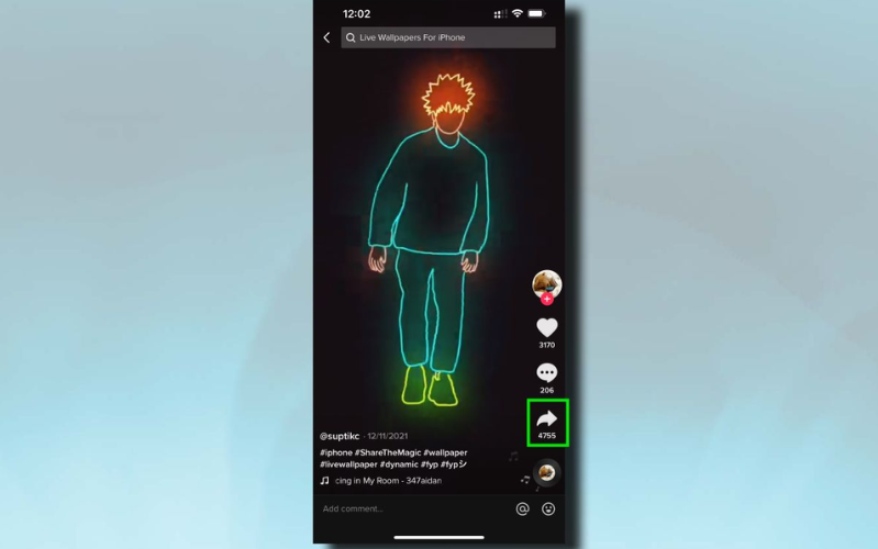 Mẹo dùng video TikTok đặt thành màn hình khoá trên iPhone Nhấn vào biểu tượng chia sẻ