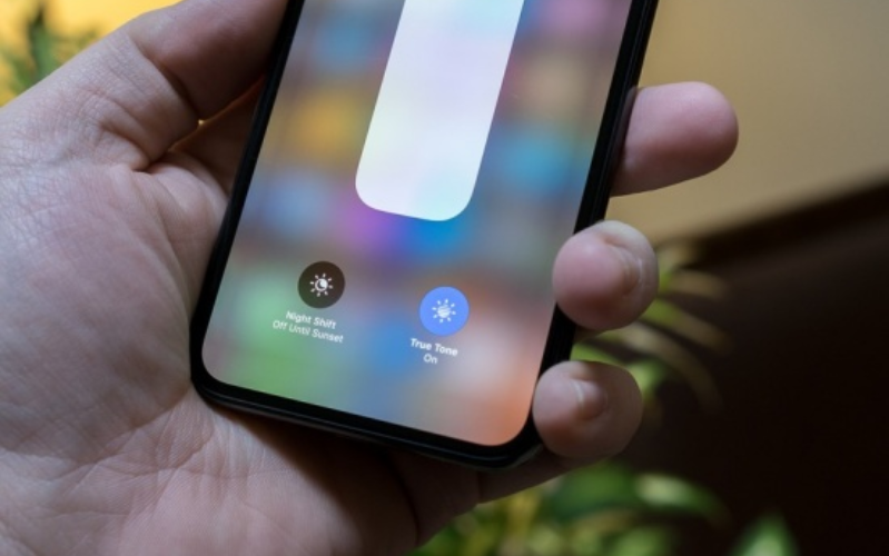 Cách khắc phục lỗi lưu ảnh màn hình iPhone Giữ độ sáng màn hình ở mức 50% trở xuống