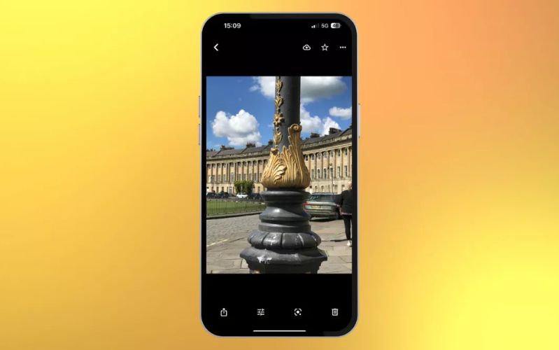 Google Magic Eraser trên iPhone