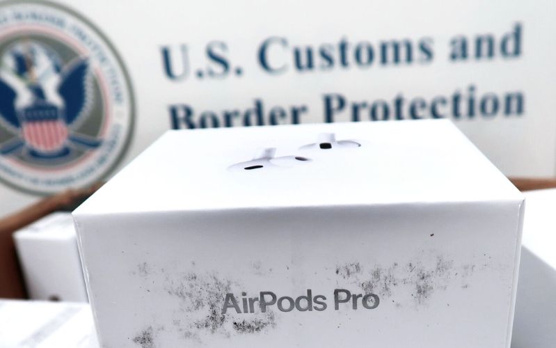 AirPods và Apple Watch giả