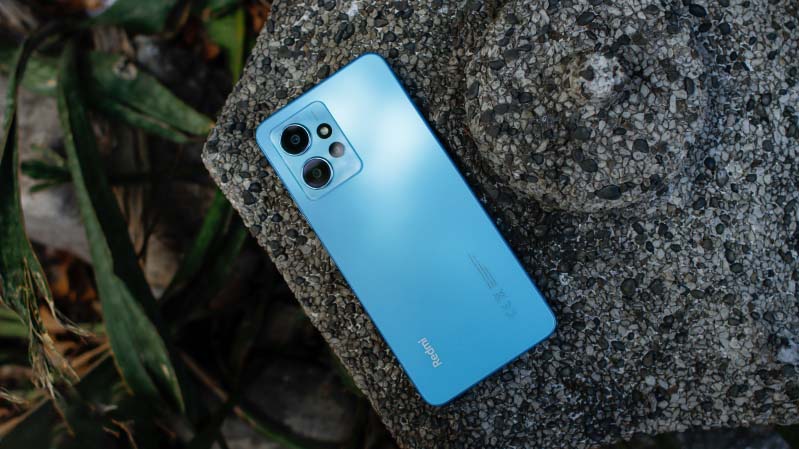 so sánh Redmi Note 12 4G, Realme 10, Samsung Galaxy F14 5G Màn hình AMOLED của Redmi Note 12 4G sắc nét hơn hẳn