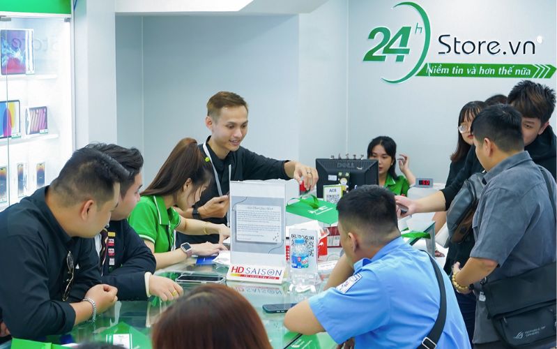 Mua Apple Watch Series 9 - 45mm - LTE - mặt thép không gỉ, dây quấn Milan tại 24hStore 