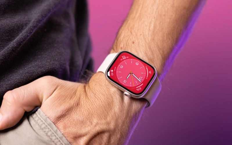 Apple Watch Series 9 - 41mm - LTE - mặt nhôm, dây cao su  Apple Watch Series 9 thanh lịch