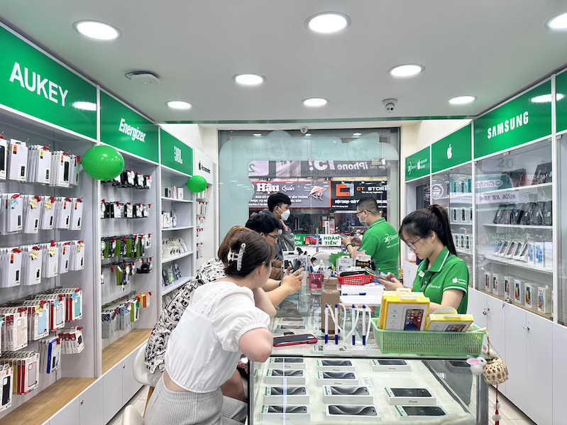 Apple Watch SE 2023 - 44mm - LTE - mặt nhôm, dây cao su Apple Watch SE 2023 - 44mm - LTE - mặt nhôm, dây cao su