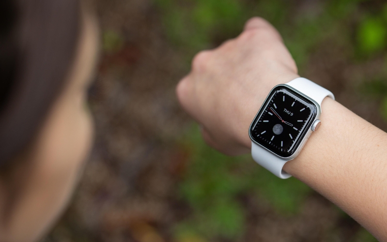 Apple Watch SE 2023 sử dụng nhiều công nghệ đo lường cùng các cảm biến tối tân