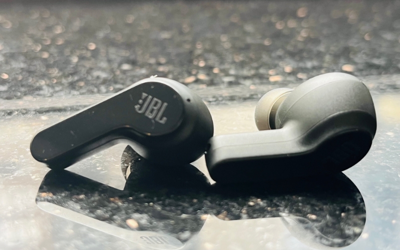 Tai nghe Bluetooth True Wireless JBL Wave Beam JBL Wave Beam là chiếc tai nghe có hiệu năng tuyệt vời nhưng mức giá rất phải chăng