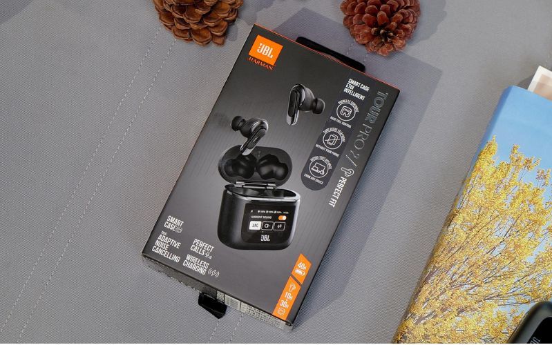 Trang bị tính năng “Xuyên âm” với hai chế độ: Ambient Aware và TalkThru