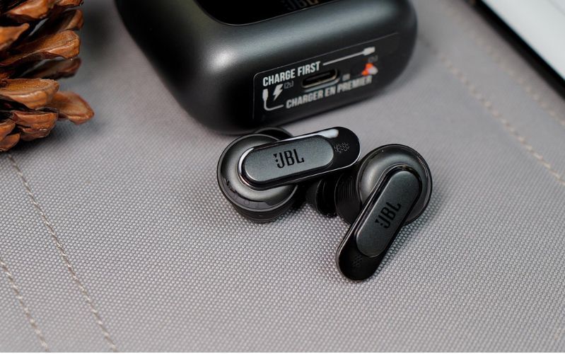 Thời lượng pin bật ANC thực tế khoảng 7,5 tiếng, đủ dùng cả ngày