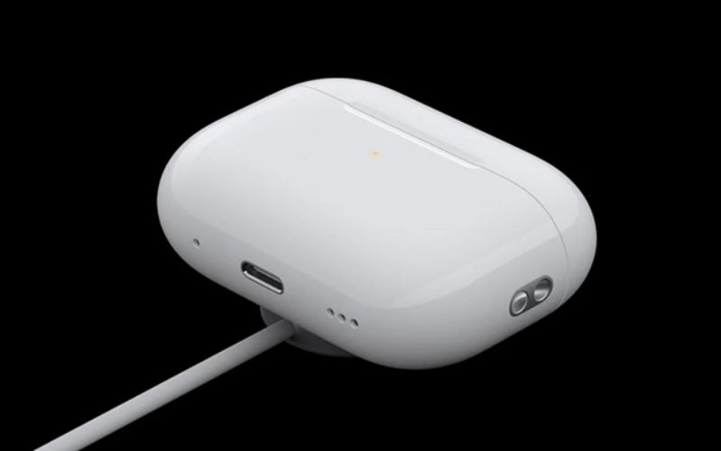 AirPods Pro 2 2023 Dung lượng pin ấn tượng, sạc USB-C