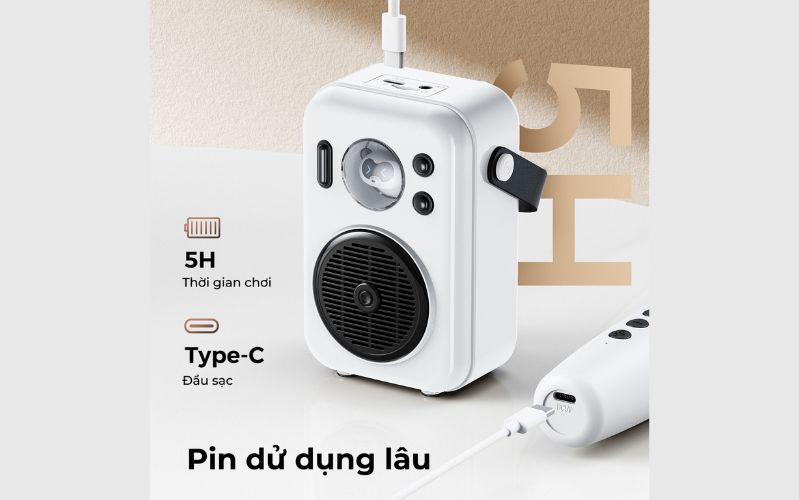 SoundPEATS Hi Singing được trang bị viên pin dung lượng 1800mAh đối với loa và 500mAh cho mic đáp ứng tốt nhu cầu nghe nhạc và thỏa sức ca hát.
