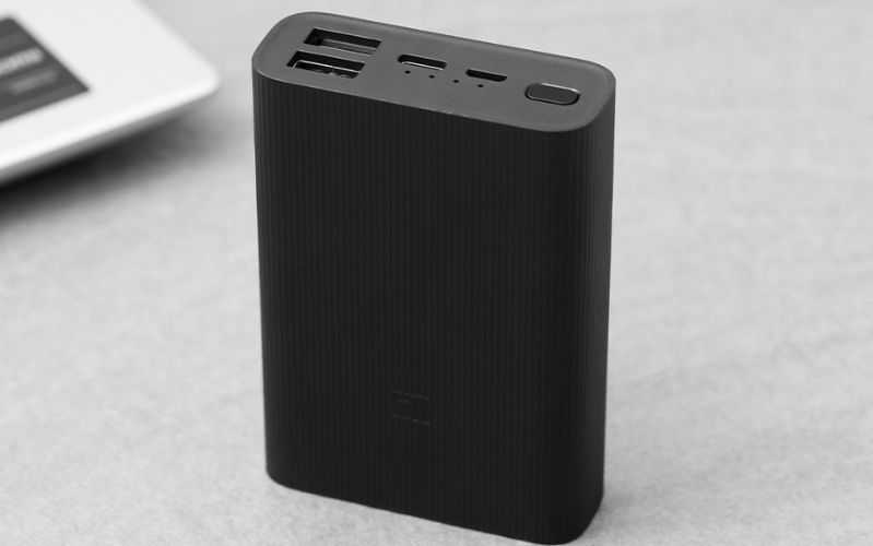 Cổng kết nối USB-C (Type-C) trên sạc dự phòng Xiaomi Power Bank 3 10.000mAh Ultra Compact có khả năng sạc nhanh hai chiều.
