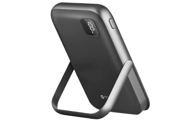 Pin sạc dự phòng thương hiệu Mazer đã nhận lại nhiều đánh giá tích cực của người dùng khi sở hữu dung lượng pin “khổng lồ” khoảng 10000mAh kết hợp với đèn LED thông minh.