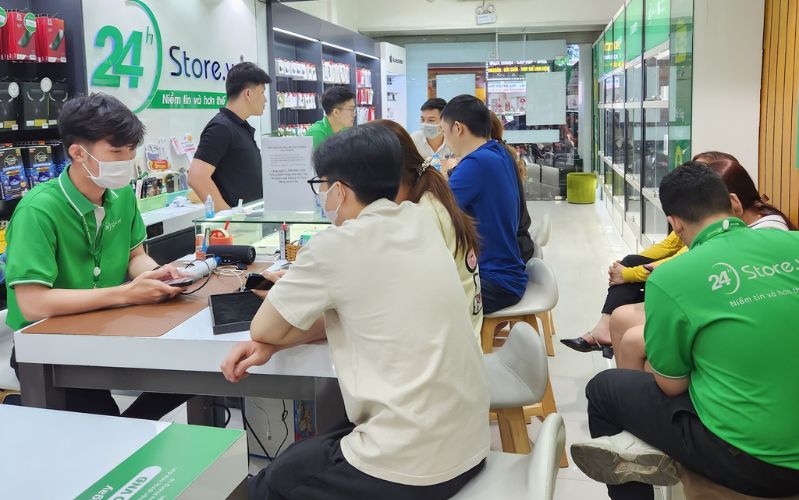 Cáp USB-C to Type-C Apple dây dù 1M được bán tại tất các cửa hàng của 24hStore với mức giá siêu hời