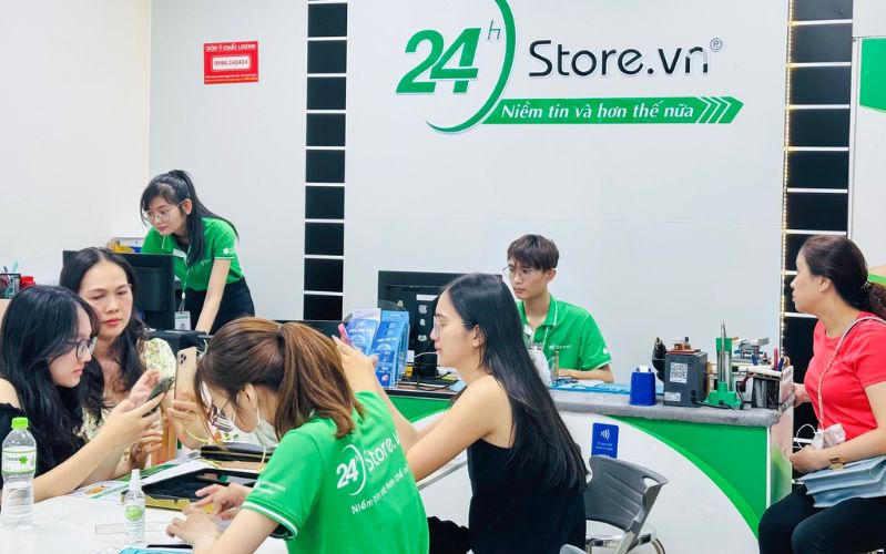 Chốt đơn liền tay đế sạc không dây Mazer Infinite Mag.DESK 3in1 tại 24hStore