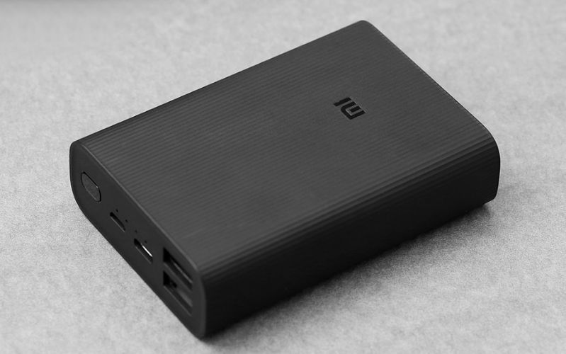 Sạc dự phòng Xiaomi nhỏ gọn, tiện lợi